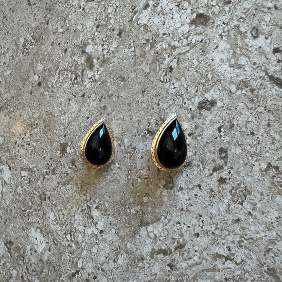 Onyx and Gold Earrings omega backs - Picture 1 of 4